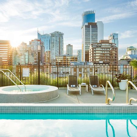 Level Vancouver Yaletown - Seymour Exterior foto Rooftop pool at Emporio