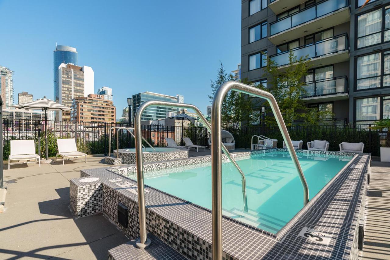Level Vancouver Yaletown - Seymour Exterior foto Outdoor pool